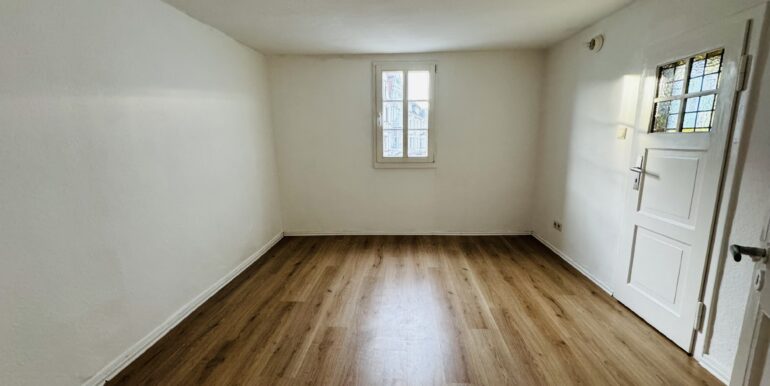 Zimmer DG Wohnung