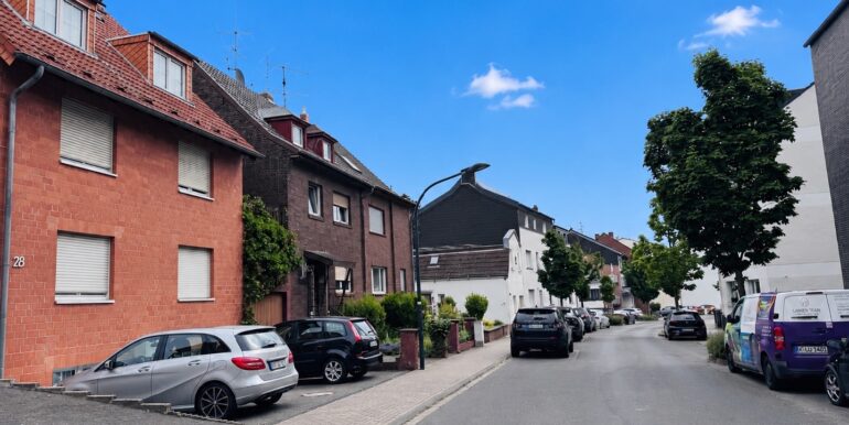 Straßenansicht