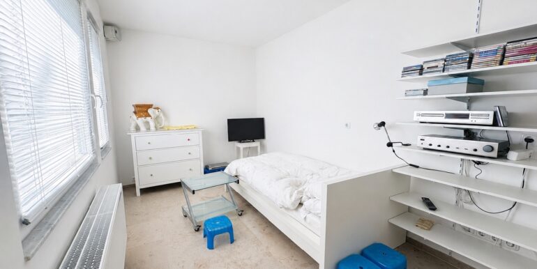 Zimmer 2 OG