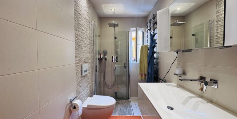 Badezimmer EG