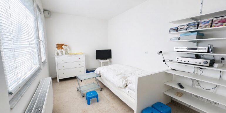 Zimmer 2 OG