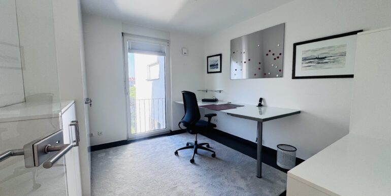Büro/Schlafzimmer